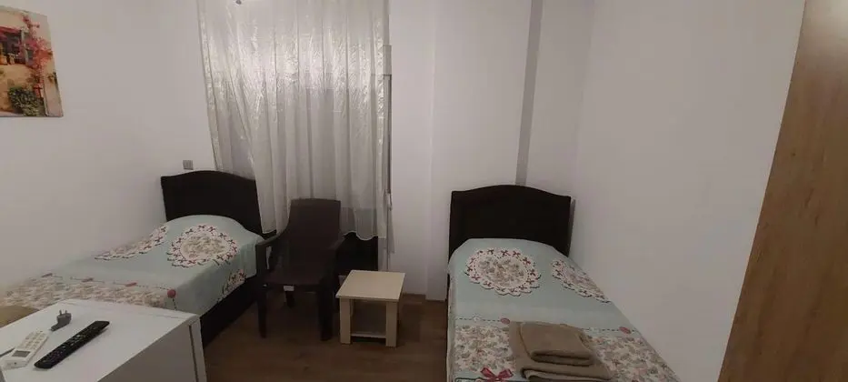 Twin Manzarasız İki Tek Kişilik Yataklı