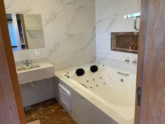 Deluxe Tek Büyük Yataklı Oda, 1 En Büyük (King) Boy Yatak, Havuz Manzaralı