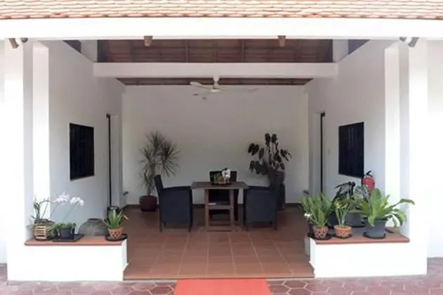 Ev, Göl Manzaralı (Modern, no hot water)