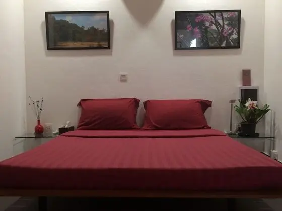 Ev, Göl Manzaralı (Modern, no hot water)