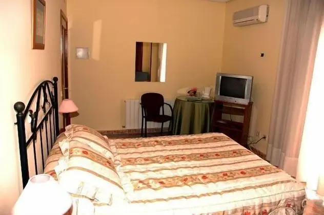 Tek Büyük Yataklı Oda