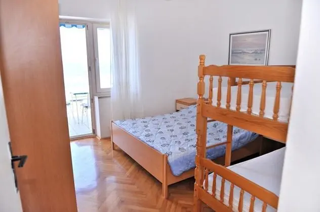 Apart Daire (Draga - 15 m from pebble beach - A2(4)