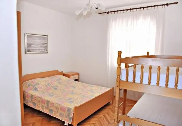 Apart Daire (Draga - 15 m from pebble beach - A2(4)