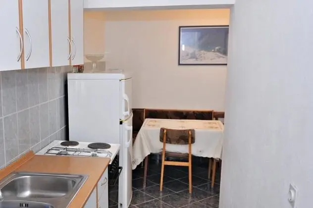 Apart Daire (Draga - 15 m from pebble beach - A2(4)
