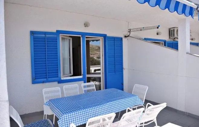 Apart Daire (Draga - 15 m from pebble beach - A2(4)