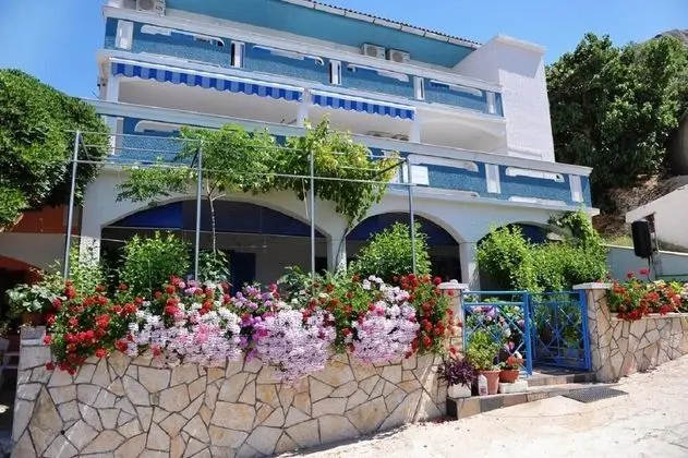 Apart Daire (Draga - 15 m from pebble beach - A2(4)