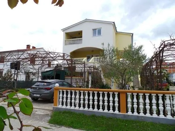 Apart Daire (Draga - big terrace apartment - A2(4+)