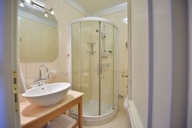 Tek Büyük Yataklı Oda, Balkon, Deniz Manzaralı