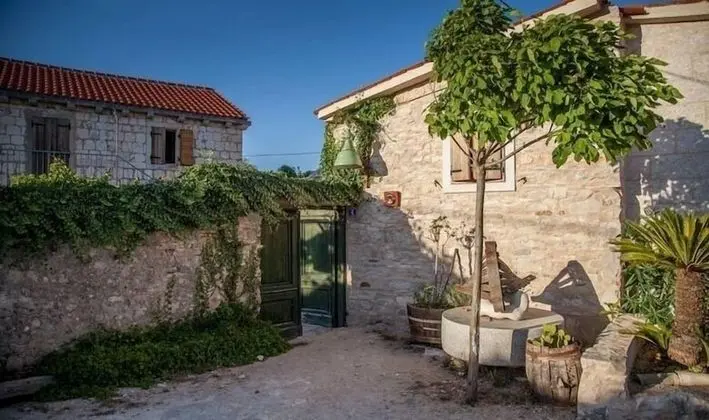 Ev (Draga - peaceful family house - H(4+2)