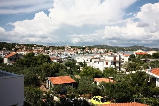 Apart Daire (Dragan  - close to the sea & center -)