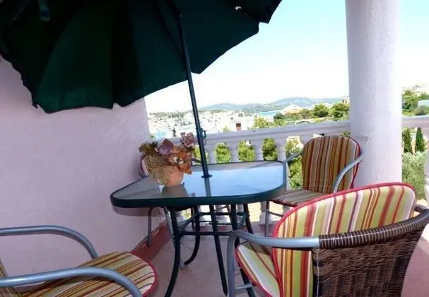 Apart Daire (Dragan  - close to the sea & center -)