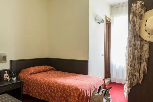 Economy Tek Büyük Yataklı Oda