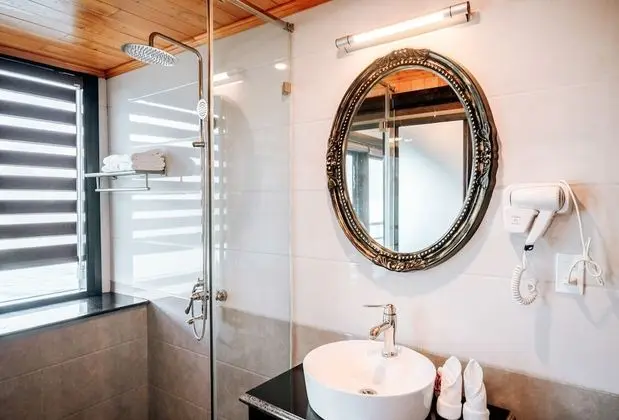 Deluxe Tek Büyük veya İki Ayrı Yataklı Oda, Balkon