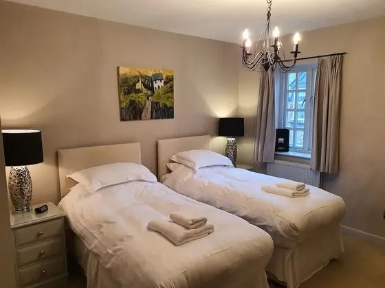Standard Tek Büyük veya İki Ayrı Yataklı Oda, 1 Çift Kişilik veya 2 Tek Kişilik Yatak