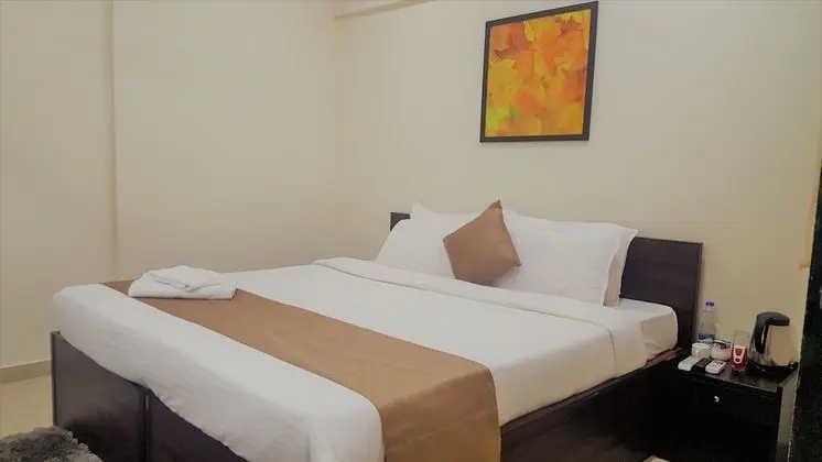 Deluxe Tek Büyük Yataklı Oda, 1 Çift Kişilik Yatak, Sigara İçilebilir, Şehir Manzaralı