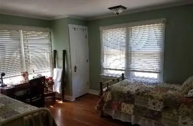 Standard İki Ayrı Yataklı Oda, Ortak Banyo, Bahçe Manzaralı (Geranium Room)