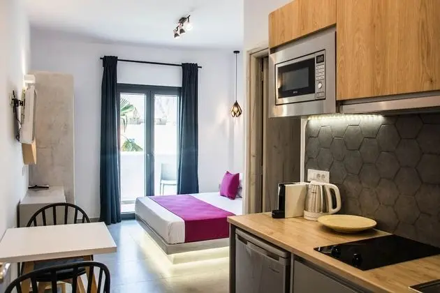 Stüdyo, Bahçe Manzaralı