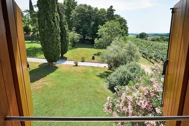 Tek Büyük Yataklı Oda, Ek Bina