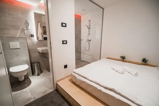 Tek Büyük Yataklı Oda (Deluxe Double Room)