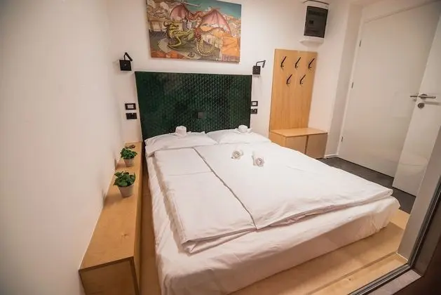 Tek Büyük Yataklı Oda (Deluxe Double Room)