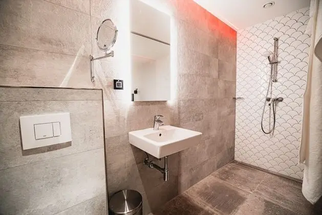 Tek Büyük Yataklı Oda (Deluxe Double Room)