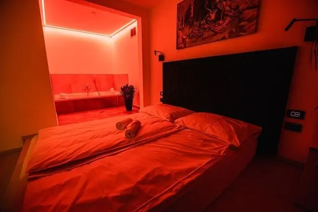 Tek Büyük Yataklı Oda (Deluxe Double room with hot tub)