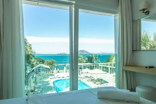 https://images.etstur.com/imgproxy/resize/2560x1440/files/images/hotelImages/etsrooms/516646/Dragut_Point_North_Hotel_20241115174155_10.JPG