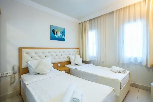 https://images.etstur.com/imgproxy/resize/2560x1440/files/images/hotelImages/etsrooms/516646/Dragut_Point_North_Hotel_20241115174155_3.JPG