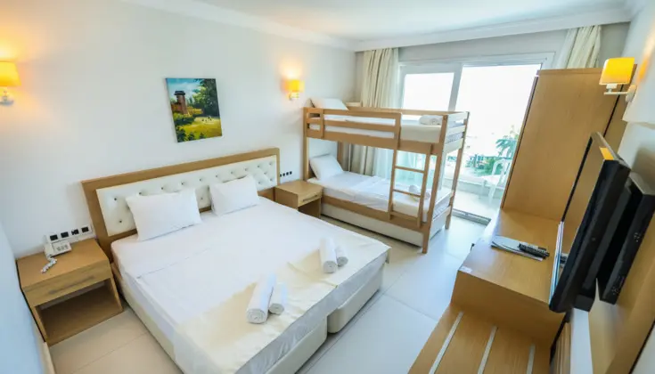 https://images.etstur.com/imgproxy/resize/2560x1440/files/images/hotelImages/etsrooms/516645/Dragut_Point_South_Hotel_20260310165212_0.png