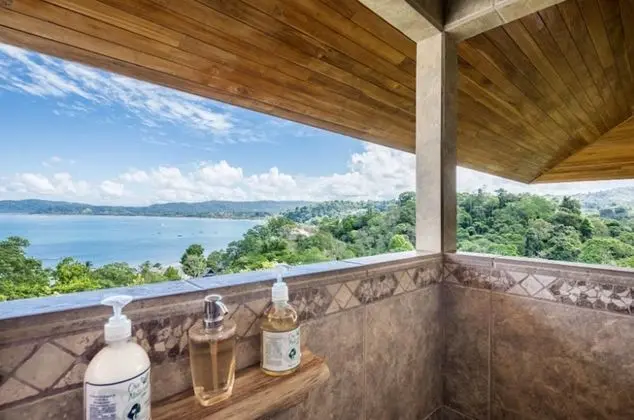 Deluxe Kulübe, 1 En Büyük (King) Boy Yatak, Balkon, Okyanus Manzaralı