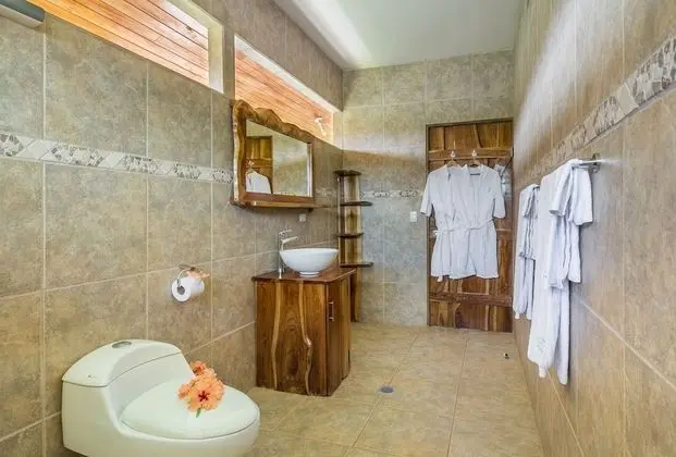 Deluxe Kulübe, 1 En Büyük (King) Boy Yatak, Balkon, Okyanus Manzaralı