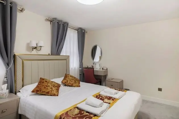 Deluxe Double or Twin Room