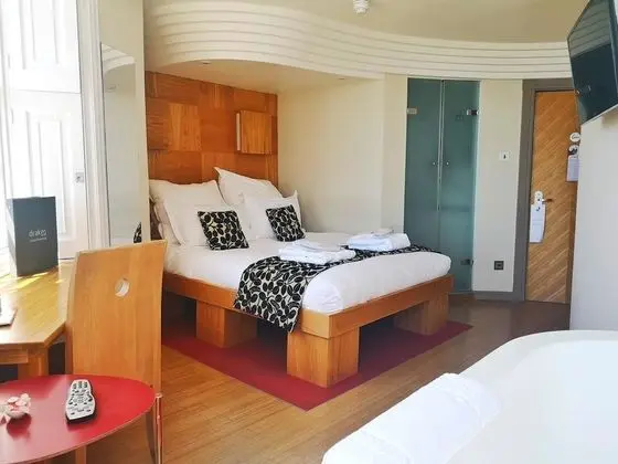 Deluxe Tek Büyük Yataklı Oda, 1 Çift Kişilik Yatak, Deniz Manzaralı