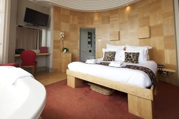 Luxury Tek Büyük Yataklı Oda, 1 En Büyük (King) Boy Yatak, Küvet, Deniz Manzaralı