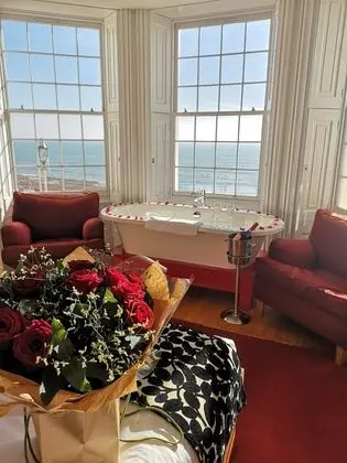 Luxury Tek Büyük Yataklı Oda, 1 En Büyük (King) Boy Yatak, Küvet, Deniz Manzaralı