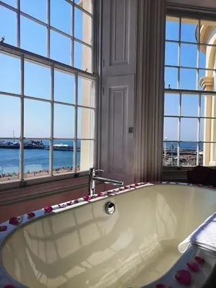 Luxury Tek Büyük Yataklı Oda, 1 En Büyük (King) Boy Yatak, Küvet, Deniz Manzaralı