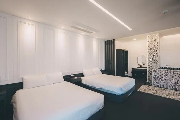 Panorama Pool Suite Room