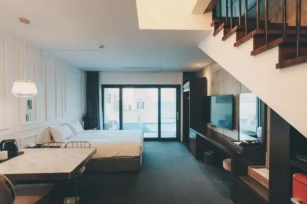 Pool Deluxe Room