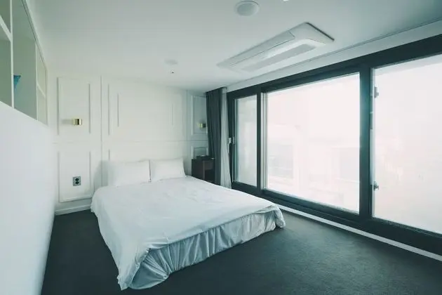 Pool Deluxe Room