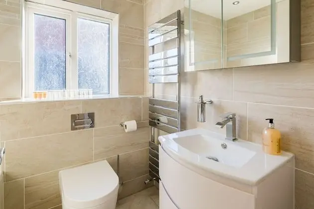 Ev, Özel Banyo (4 BED  NEC/BHX/Snowdome)