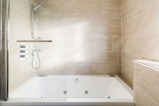 Ev, Özel Banyo (4 BED  NEC/BHX/Snowdome)