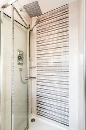Ev, Özel Banyo (4 BED  NEC/BHX/Snowdome)