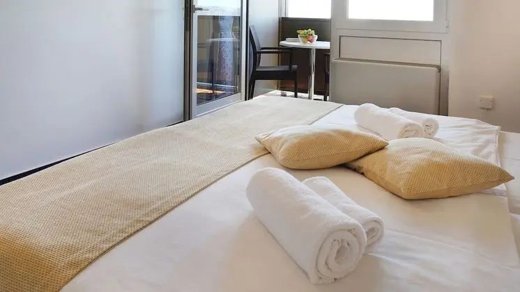 Tek Büyük Yataklı Oda, Balkon