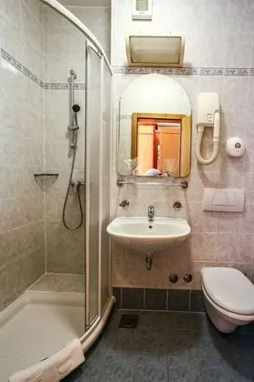 Tek Büyük Yataklı Oda, Balkon