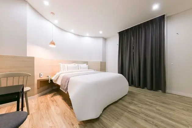 Standard Room (Free Breakfast for 2 on Tue-Fri)