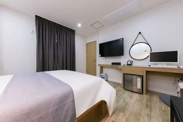 Standard Room (Free Breakfast for 2 on Tue-Fri)