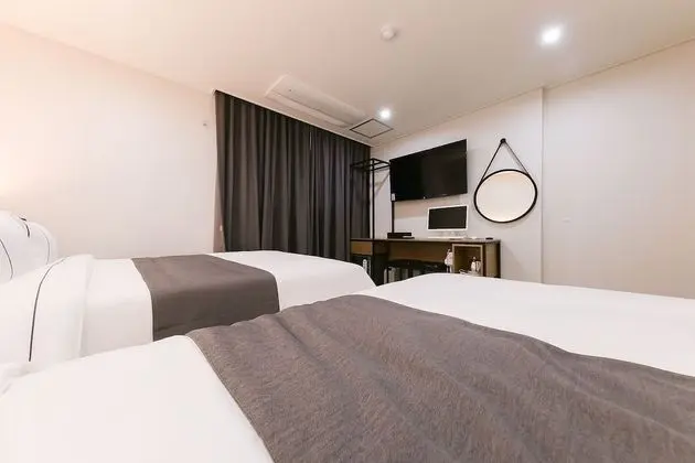 Twin Room (Free Breakfast for 2 on Tue-Fri)