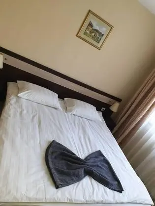 Apart Daire, 1 Büyük (Queen) Boy Yatak ve Çekyat