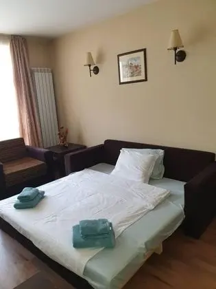 Apart Daire, 1 Büyük (Queen) Boy Yatak ve Çekyat