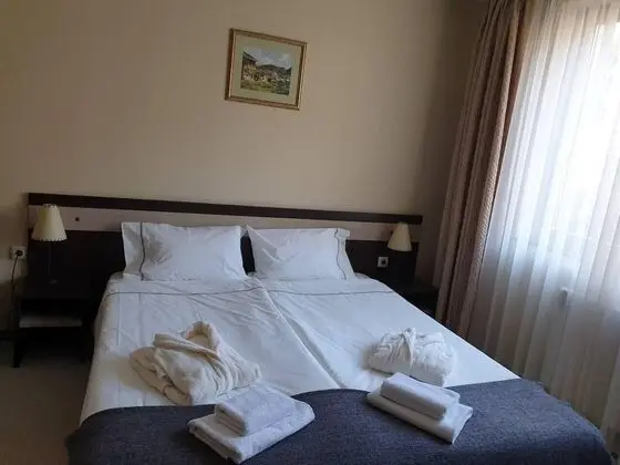 Apart Daire, 1 Büyük (Queen) Boy Yatak ve Çekyat